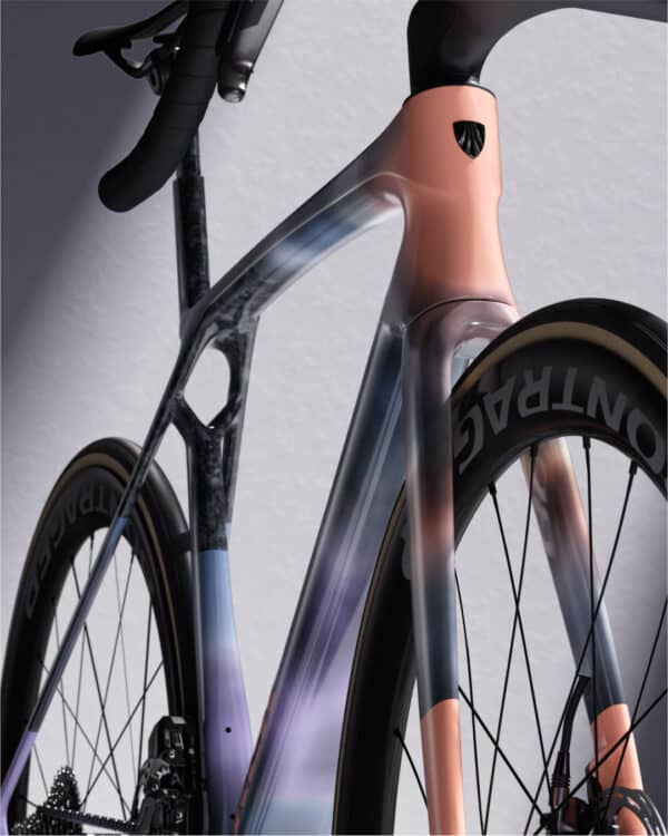 Nouveau Project One ICON signé Trek x Pantone | Top Vélo