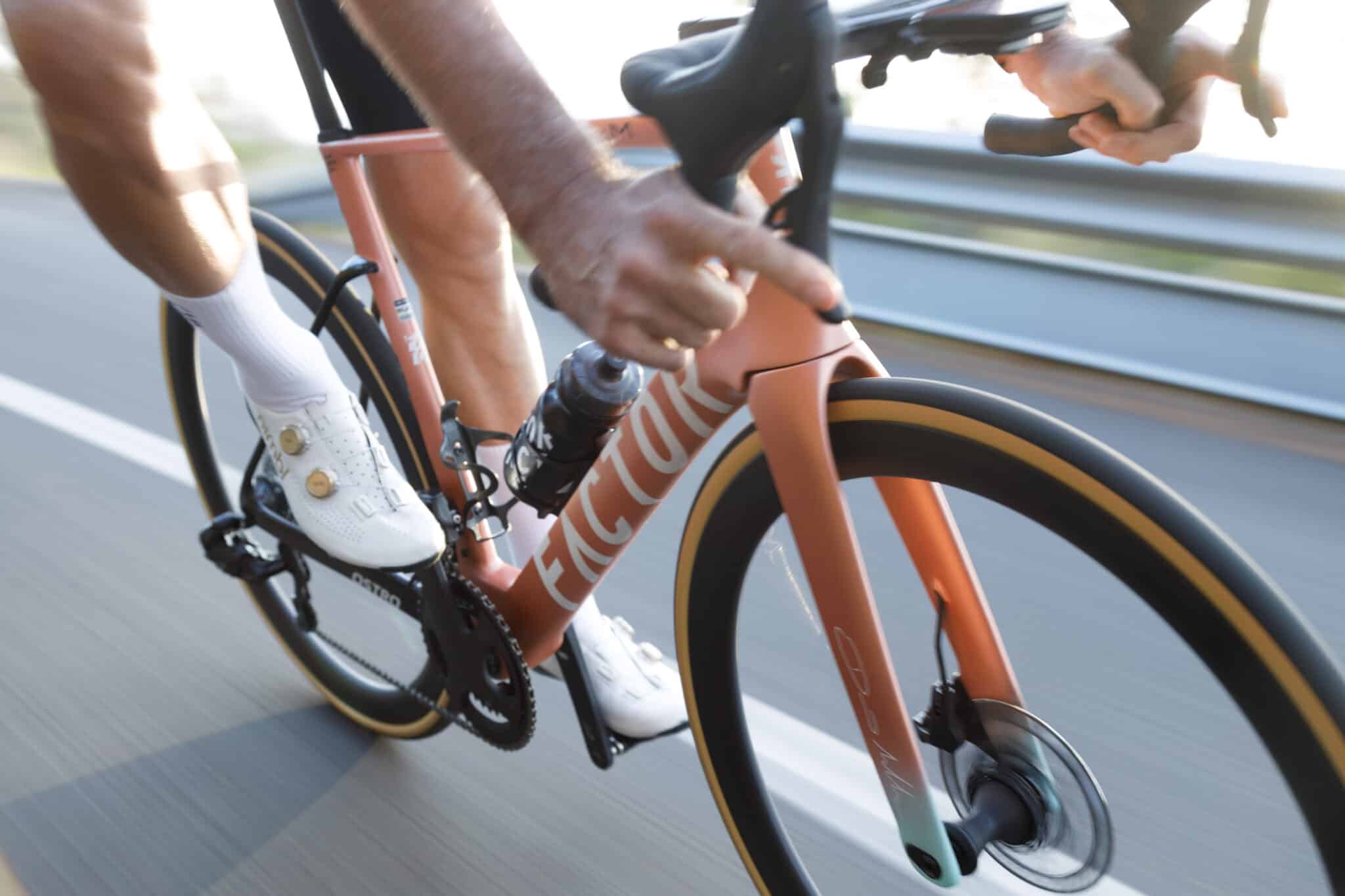 Top Vélo | David Millar Factor Bikes Action scaled