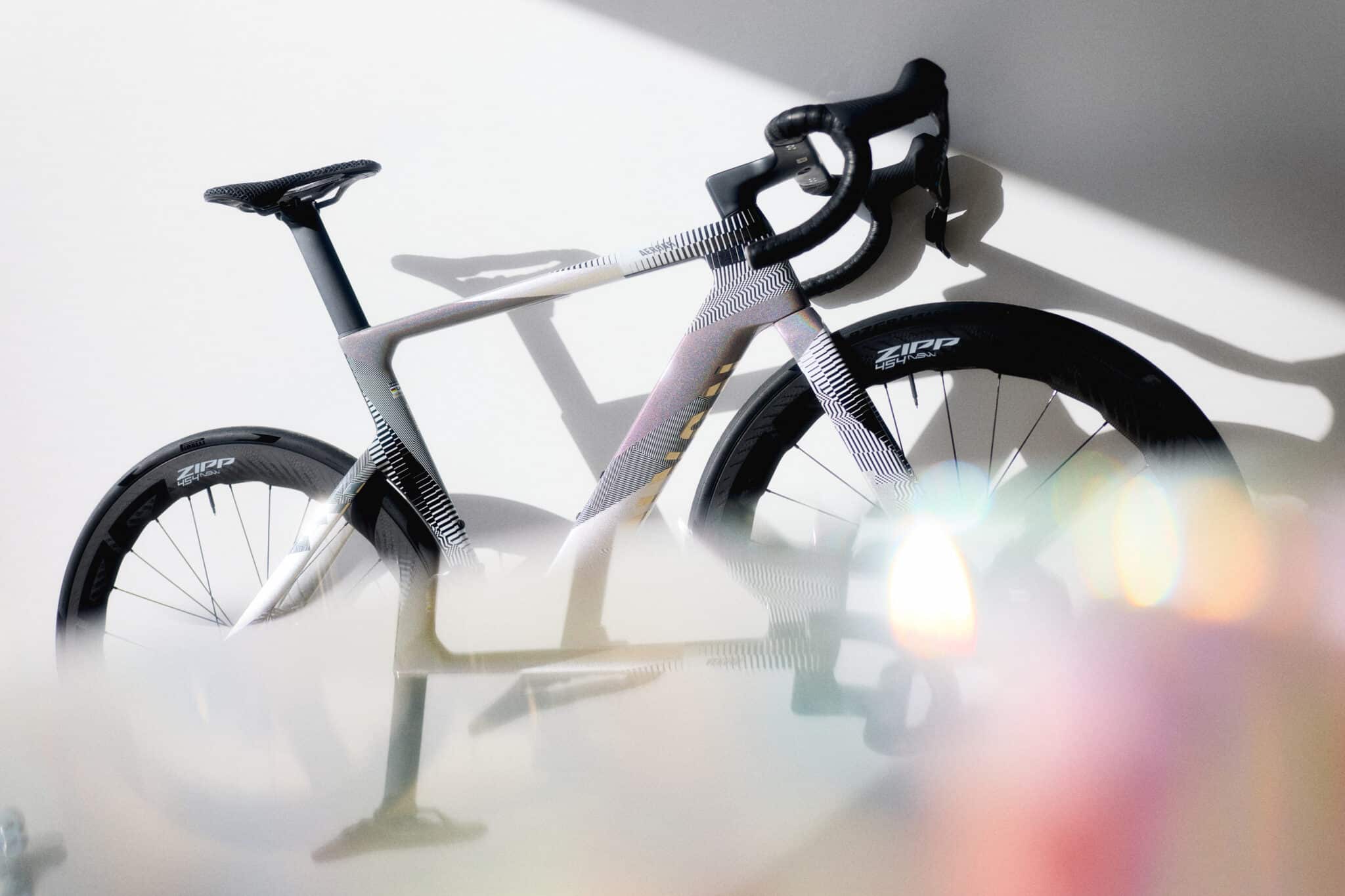 Top Vélo | MYCANYON 2025 Aeroad CFR Pantone scaled