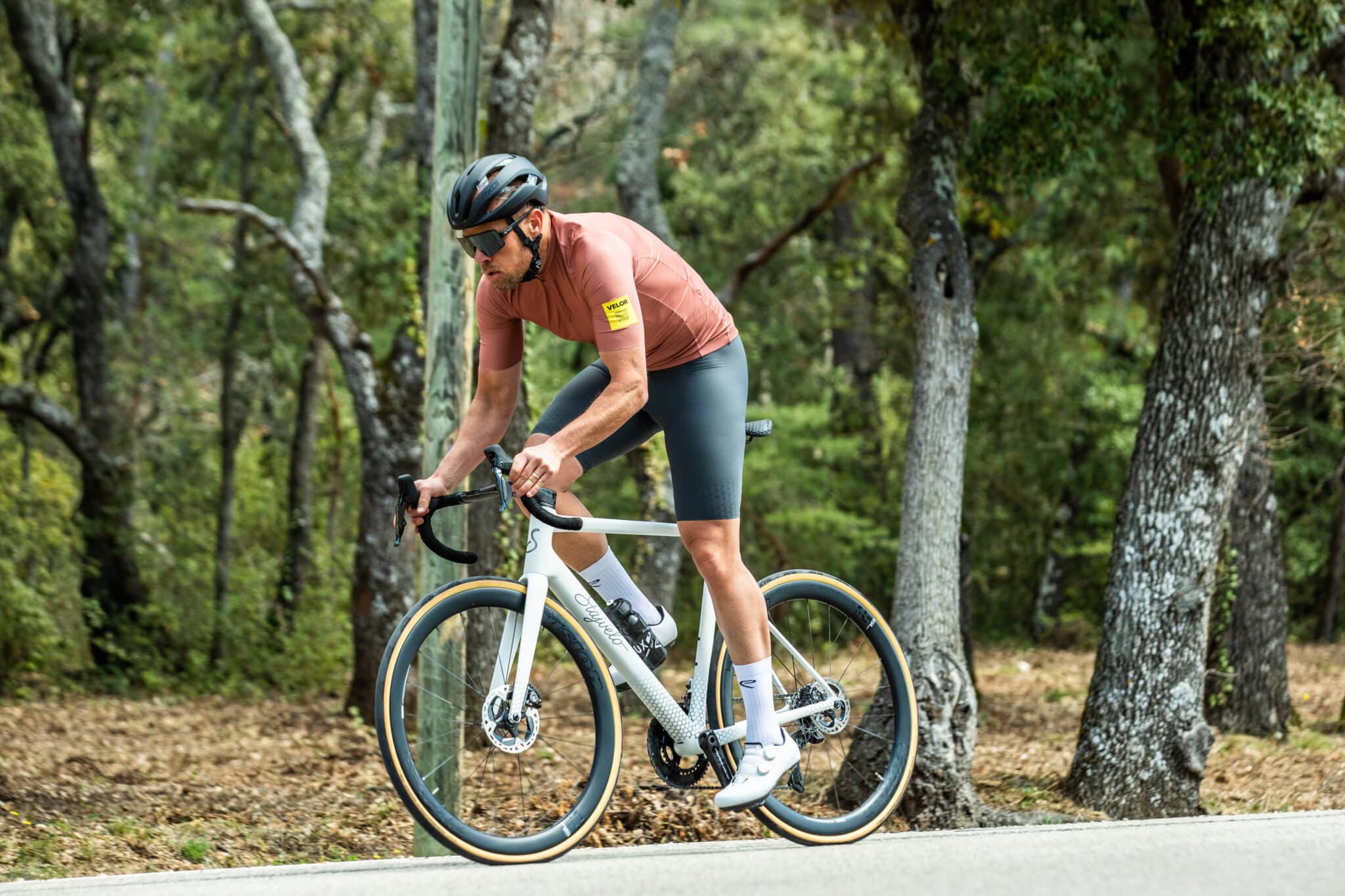 Top Vélo | Stajvelo Beau Rivage En Danseuse scaled