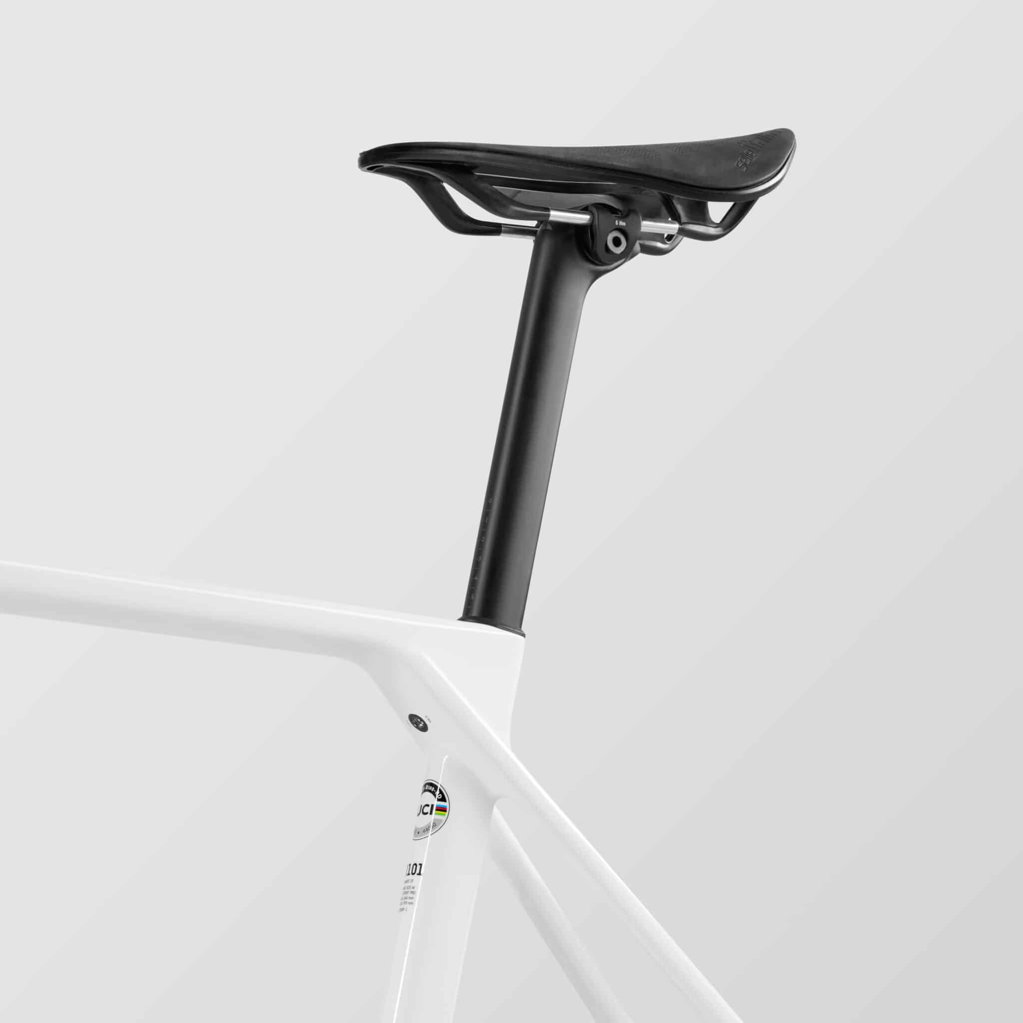 Top Vélo | 589991 2026 TOP 6 ultimate cf sl 7 aero 4064 R101 P06 seatpost bd17cb original 1747133266 scaled Top Vélo | 589991 2026 TOP 6 ultimate cf sl 7 aero 4064 R101 P06 seatpost bd17cb original 1747133266 scaled