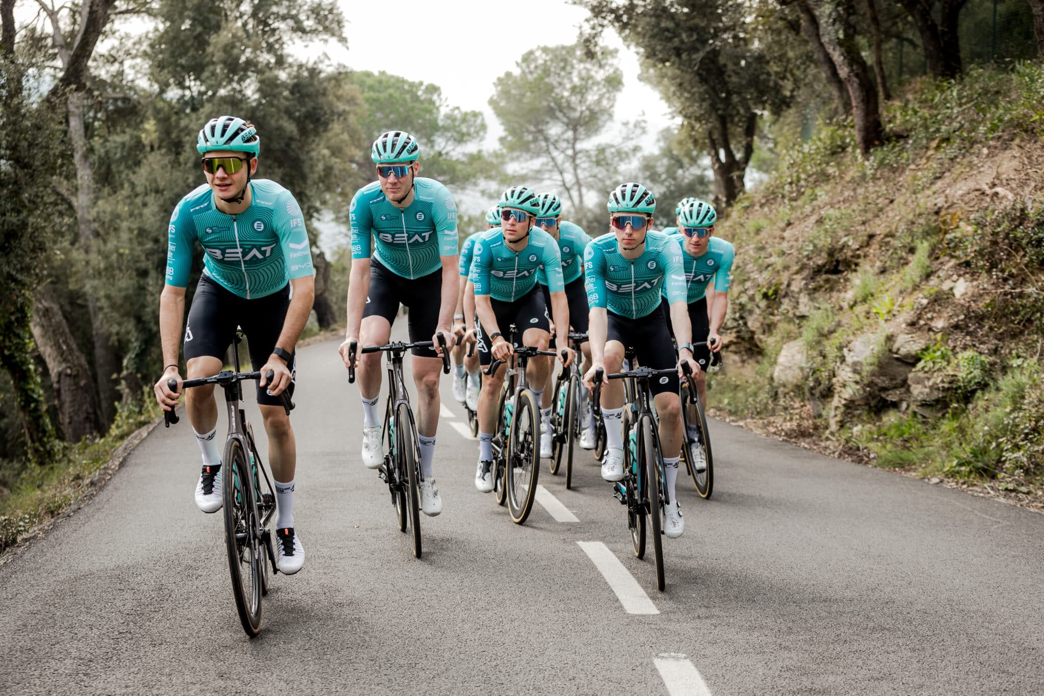 Top Vélo | Pneus Vredestein Distribution France 2025 Team Beat Cycling scaled