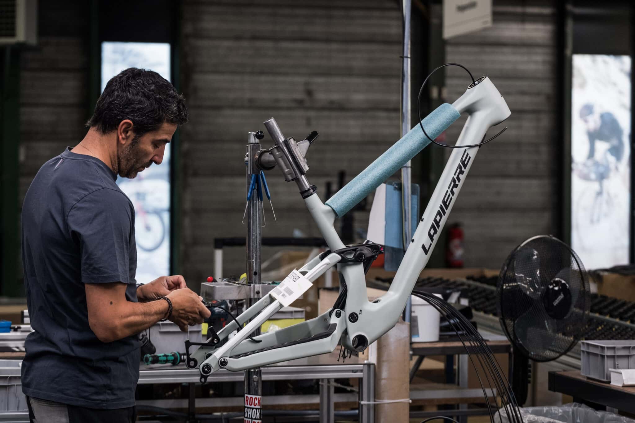 Top Vélo | Lapierre 80 ans 2026 Usine Moderne scaled Top Vélo | Lapierre 80 ans 2026 Usine Moderne scaled