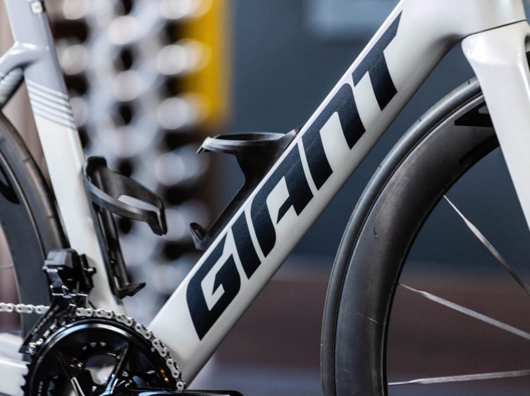 GIANT 10